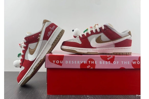 Nike Dunk Green Brown SB 85 Christmas DO9457-112 Red White Low 0924